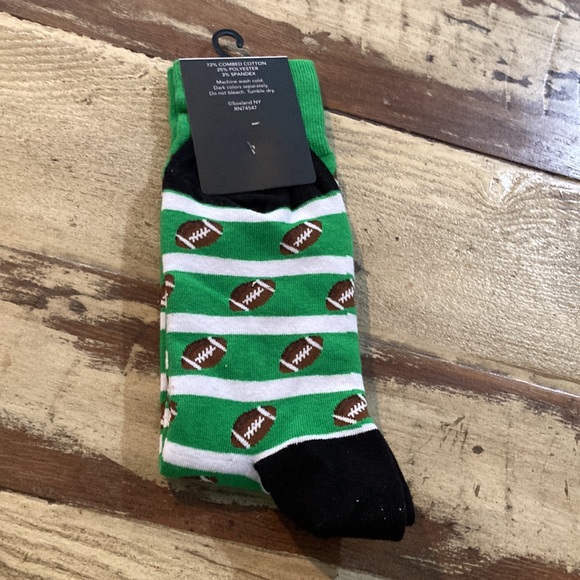 NWT! MEN’S FOOTBALL DRESS SOCKS - Picture 2 of 3